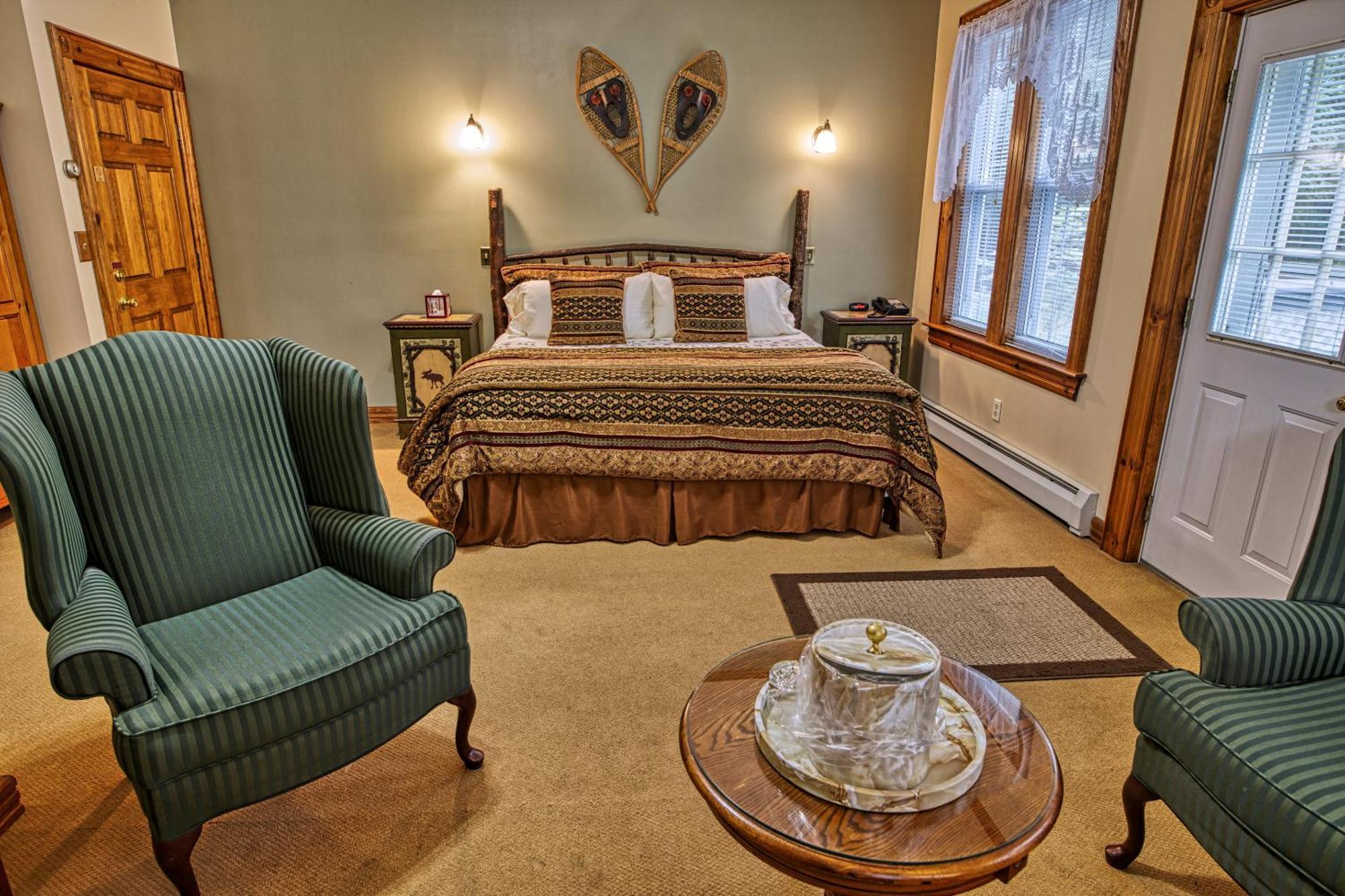 Lake Luzerne Rockwell Falls Inn And Wine Bar חדר תמונה