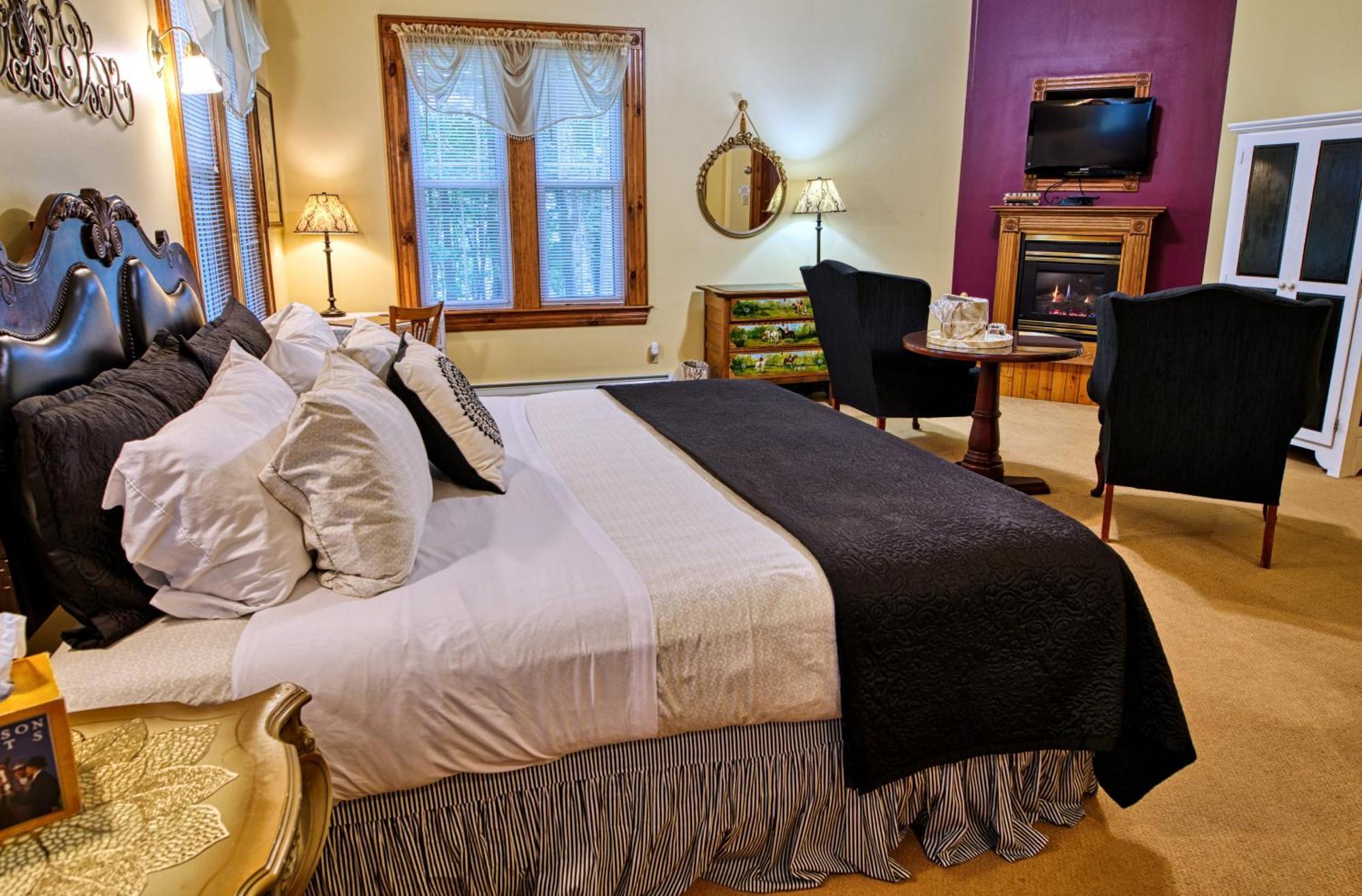 Lake Luzerne Rockwell Falls Inn And Wine Bar מראה חיצוני תמונה