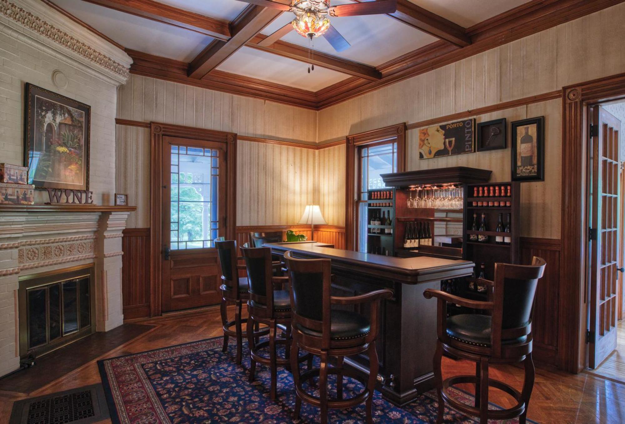 Lake Luzerne Rockwell Falls Inn And Wine Bar מראה חיצוני תמונה