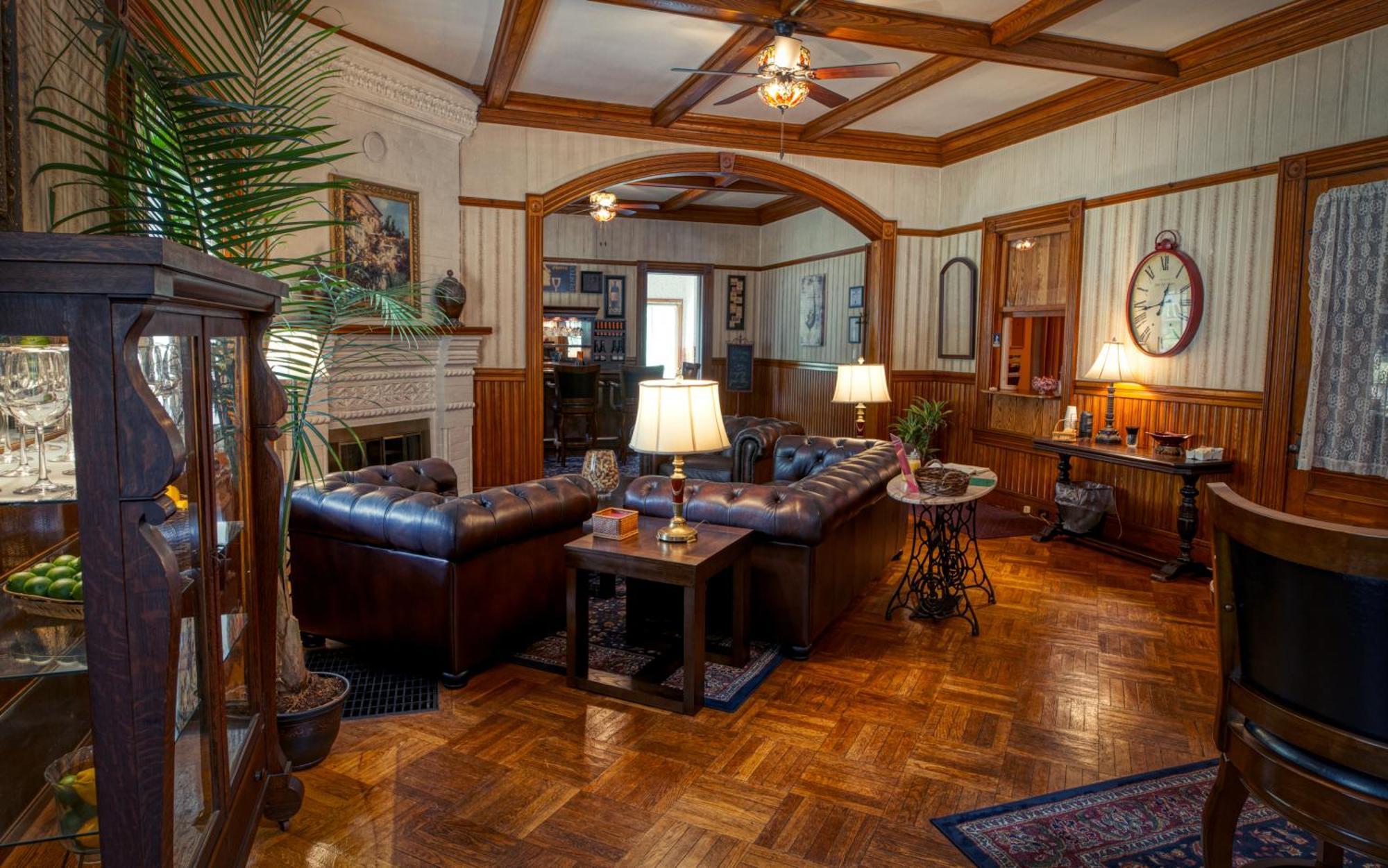 Lake Luzerne Rockwell Falls Inn And Wine Bar מראה חיצוני תמונה