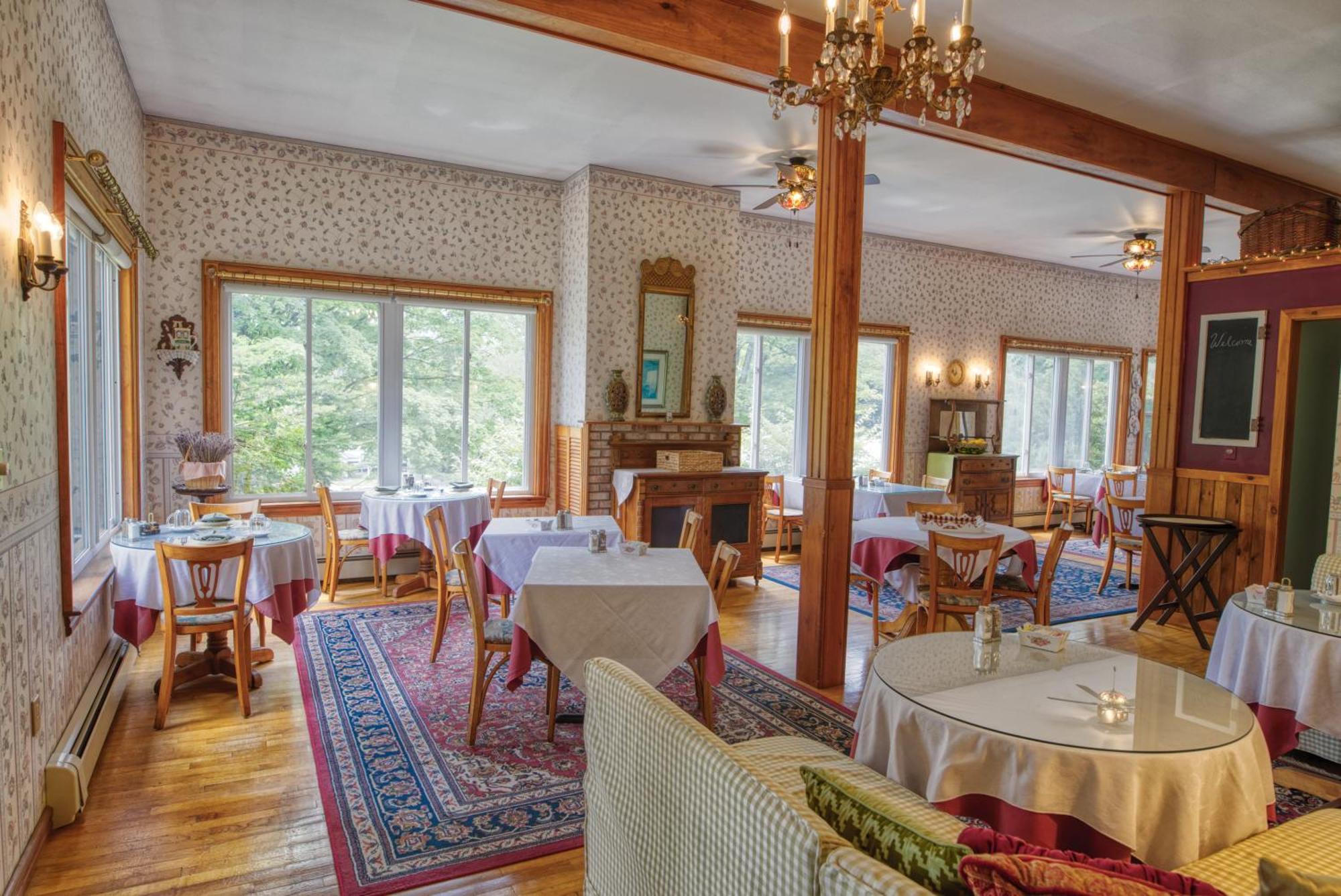 Lake Luzerne Rockwell Falls Inn And Wine Bar מראה חיצוני תמונה